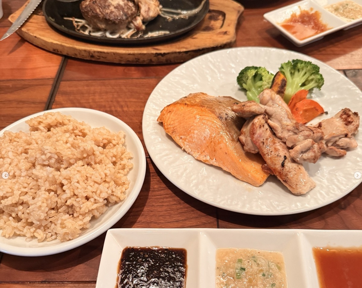 筋肉食堂の鶏胸肉＋サーモンセット