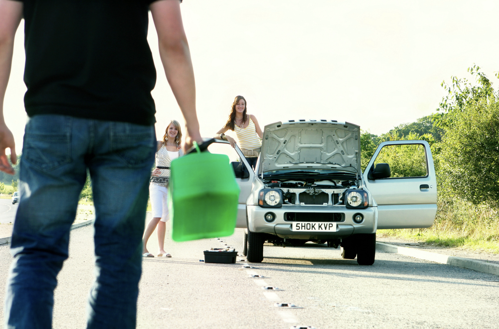 ガソリン切れの車